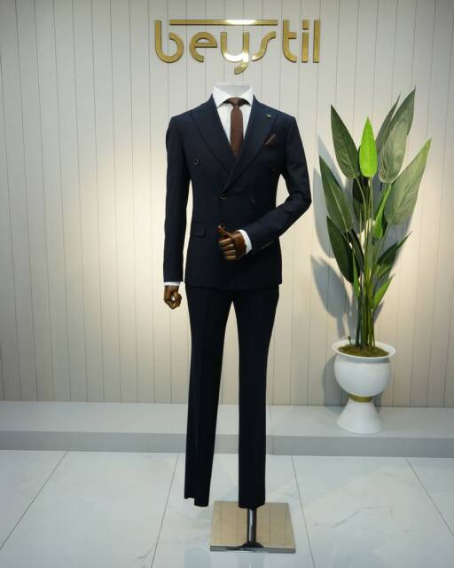 Beystil Sivri Yaka Lacivert Noktalı Kruvaze Takım Elbise - Slim Fit - 